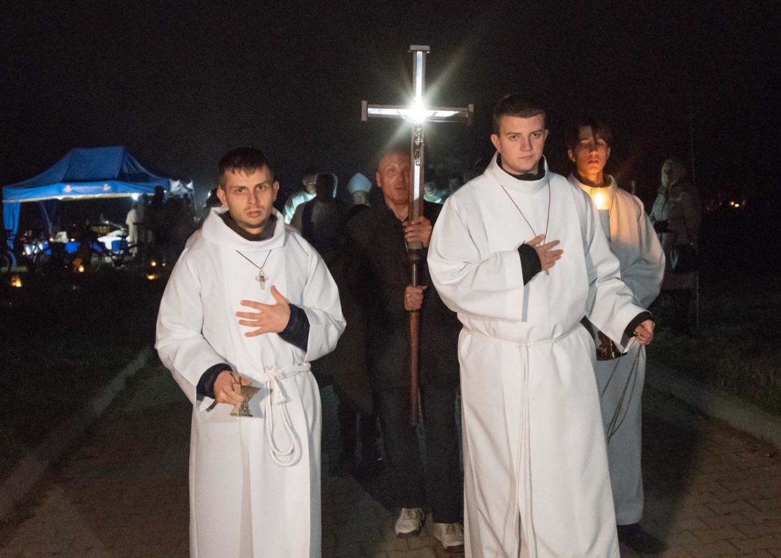 Cmentarz samotnych w Łodzi. Msza święta za bezdomnych i bezimiennych