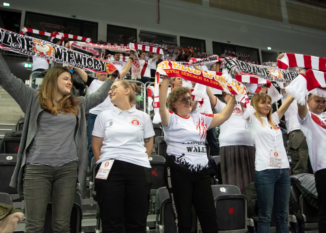 Doping kibiców w meczu ŁKS Commercecon Łódź - IŁ Capital Legionovia Legionowo