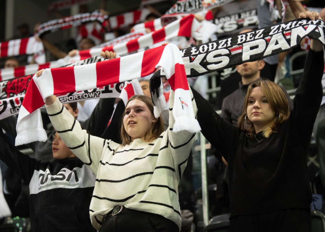Doping kibiców w meczu ŁKS Commercecon Łódź - IŁ Capital Legionovia Legionowo