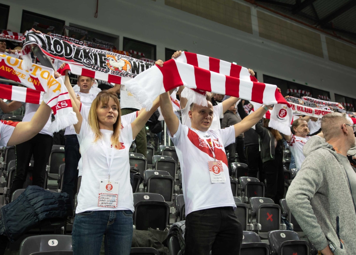 Doping kibiców w meczu ŁKS Commercecon Łódź - IŁ Capital Legionovia Legionowo