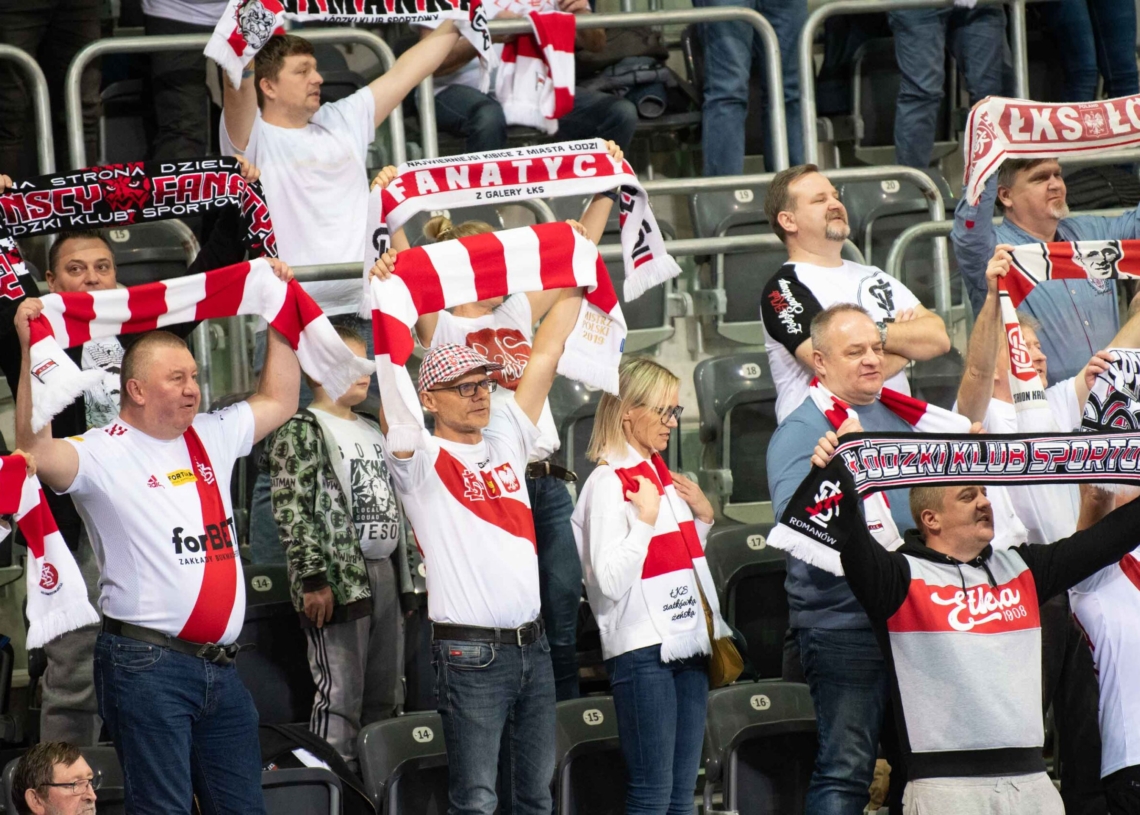 Doping kibiców w meczu ŁKS Commercecon Łódź - IŁ Capital Legionovia Legionowo