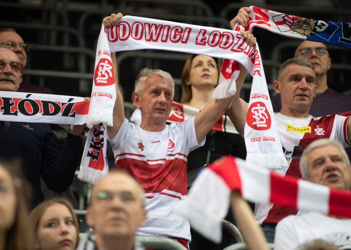 Doping kibiców w meczu ŁKS Commercecon Łódź - IŁ Capital Legionovia Legionowo