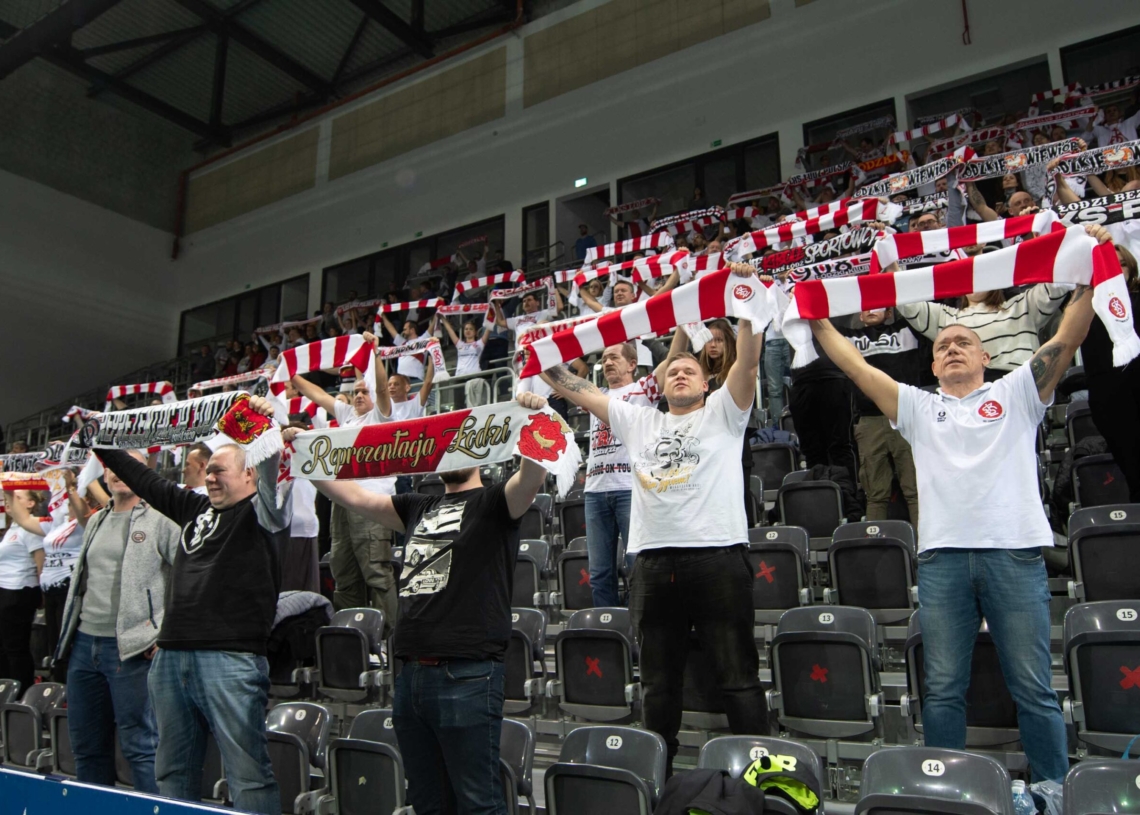 Doping kibiców w meczu ŁKS Commercecon Łódź - IŁ Capital Legionovia Legionowo