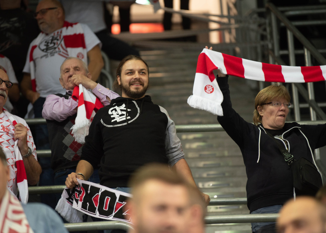 Doping kibiców w meczu ŁKS Commercecon Łódź - IŁ Capital Legionovia Legionowo