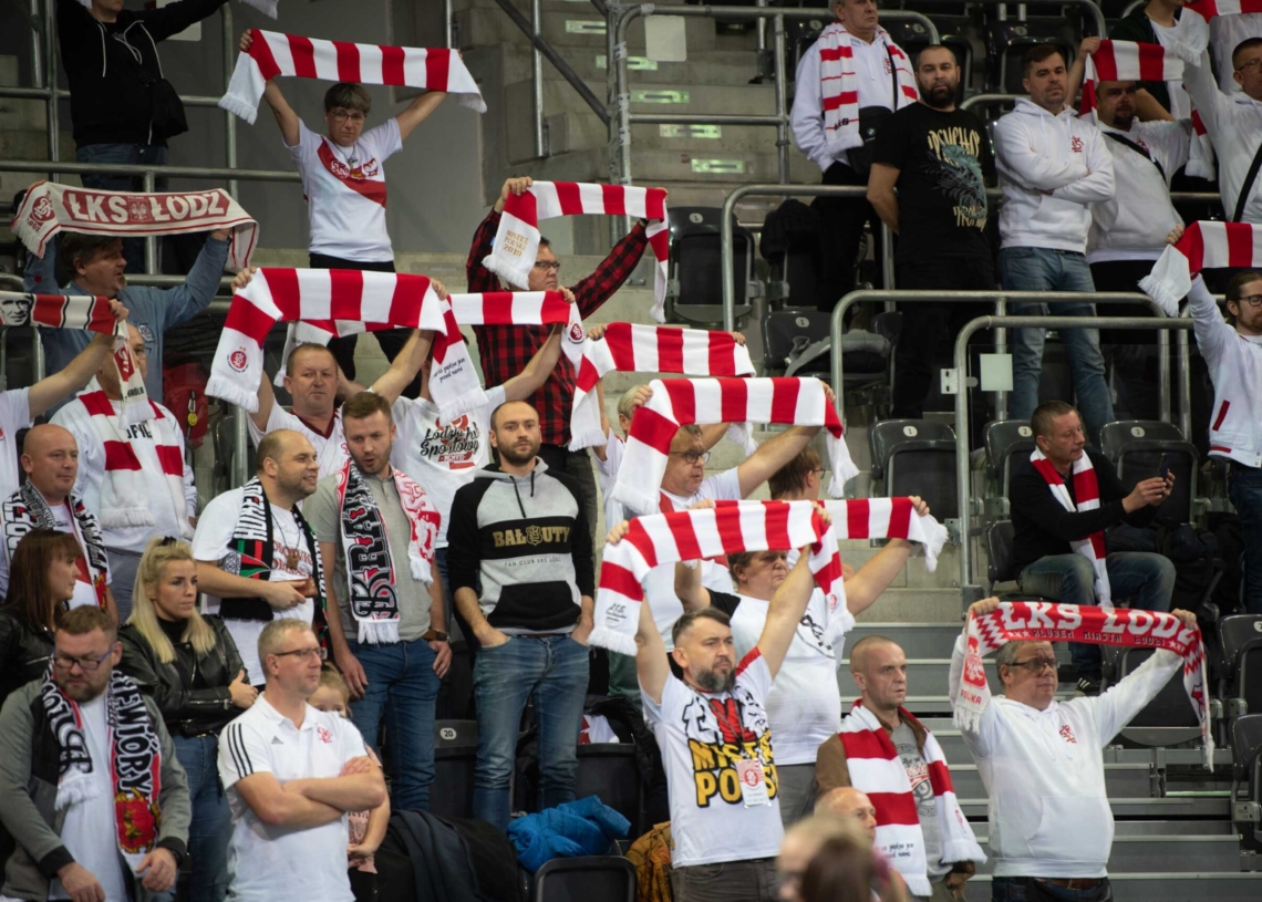 Doping kibiców w meczu ŁKS Commercecon Łódź - IŁ Capital Legionovia Legionowo