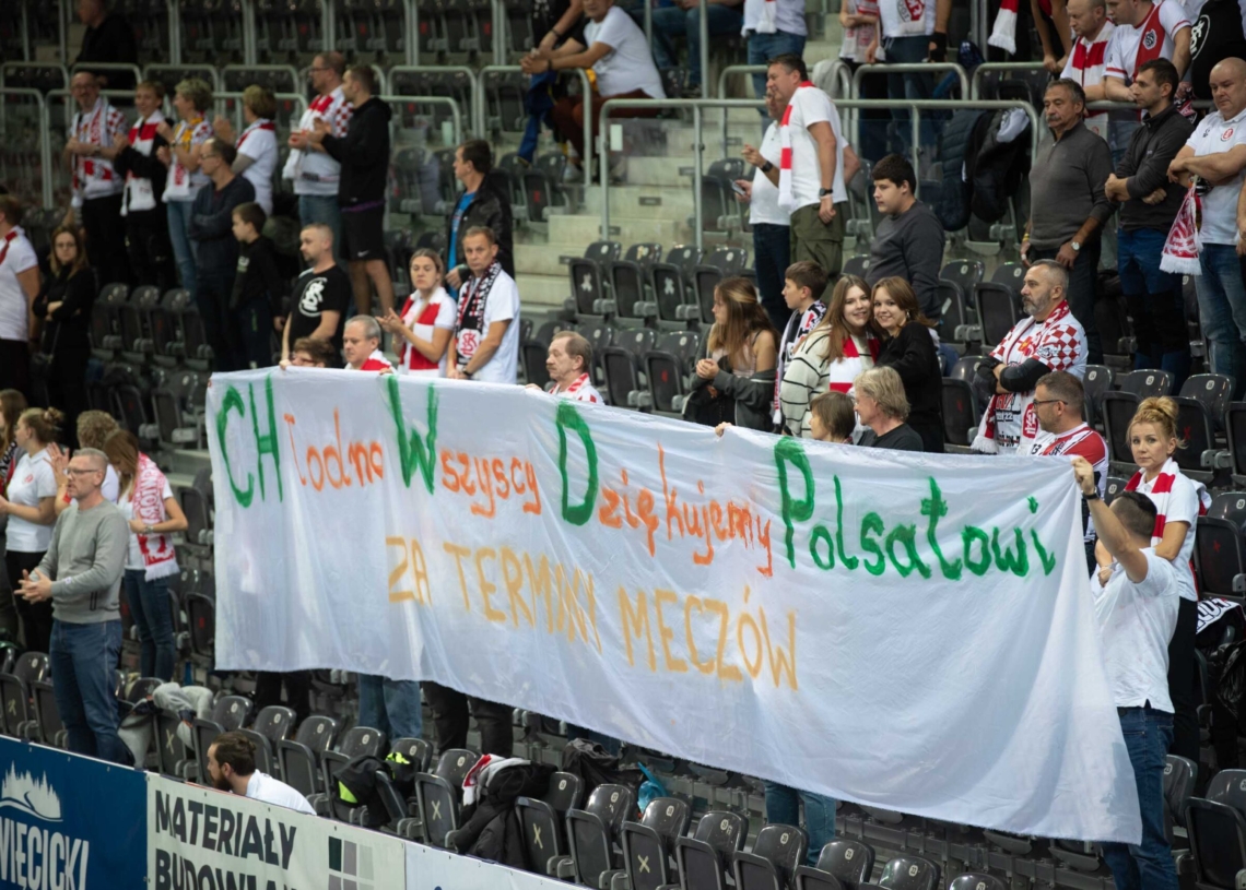 Doping kibiców w meczu ŁKS Commercecon Łódź - IŁ Capital Legionovia Legionowo