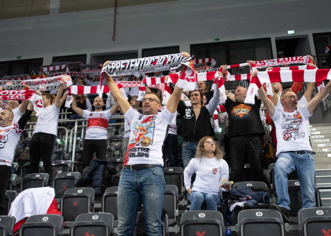 Doping kibiców w meczu ŁKS Commercecon Łódź - IŁ Capital Legionovia Legionowo