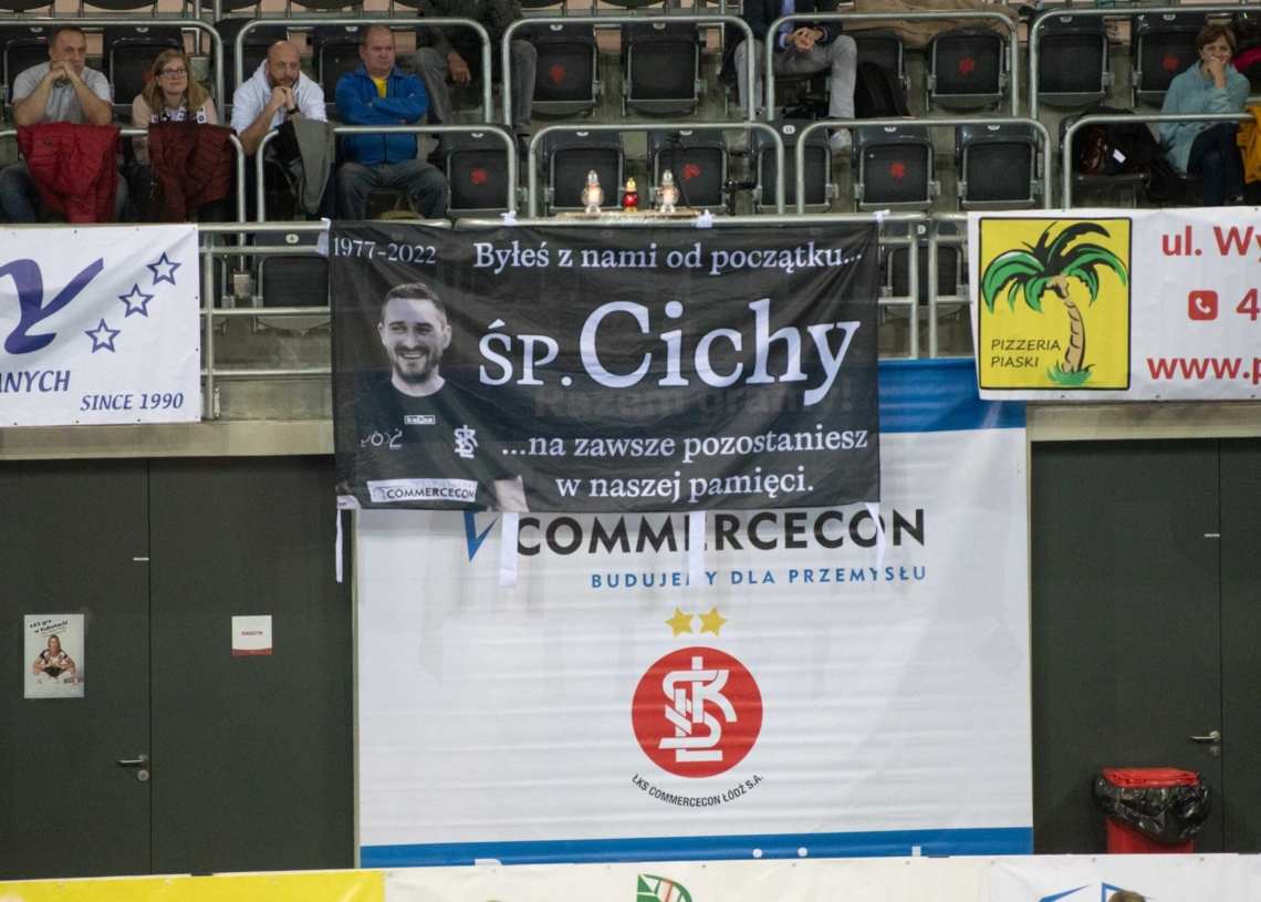 Doping kibiców w meczu ŁKS Commercecon Łódź - IŁ Capital Legionovia Legionowo