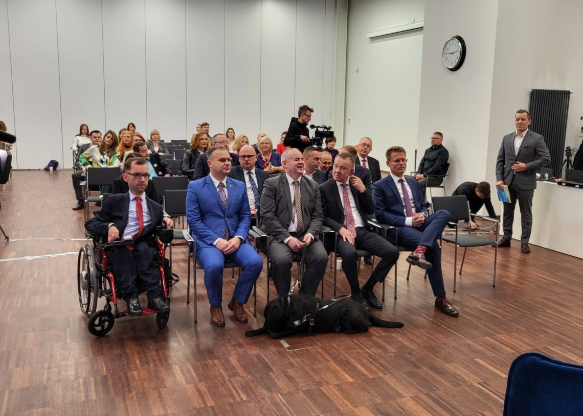 (Nie)pełnosprawni na rynku pracy