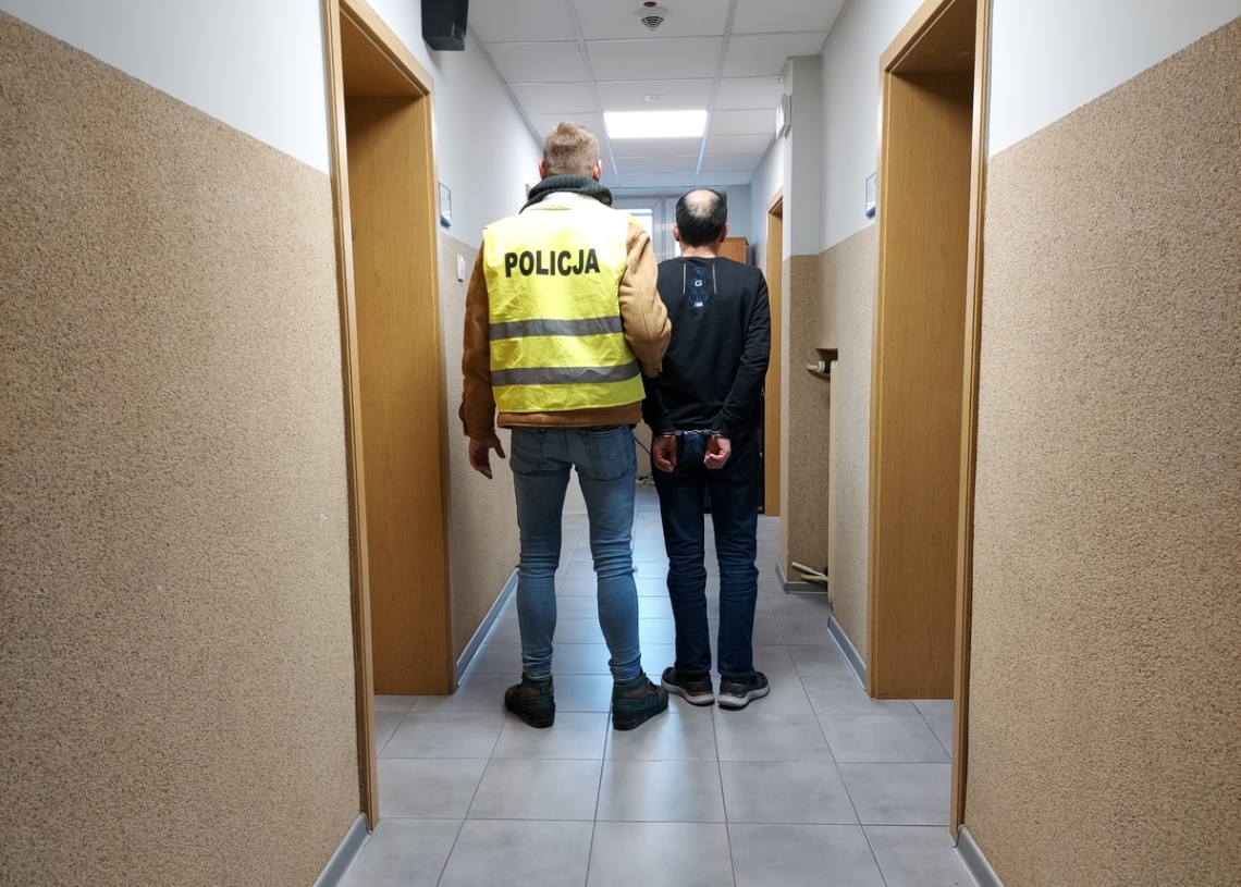 Grupa 4 seryjnych włamywaczy zatrzymana przez zgierskich policjantów