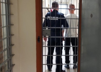 Pijany mężczyzna przewoził poszukiwanego i spowodował wypadek