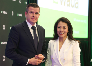 Witold Bańka, Yang Yang