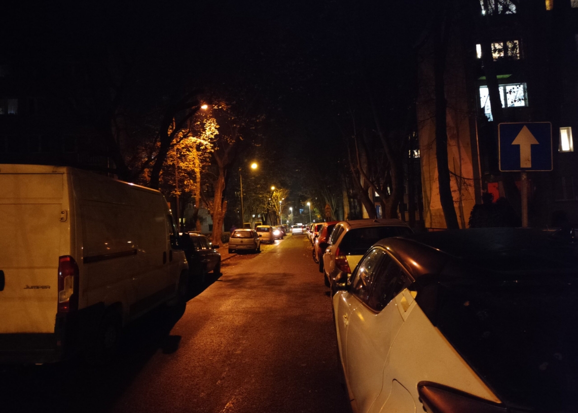 Problem mieszkańców Osiedla Wyzwolenia w Piotrkowie Trybunalskim. Brakuje miejsc parkingowych