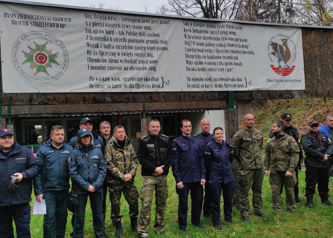 Walka o Puchar Wojewody w 10 Turnieju Służb Mundurowych w Strzelaniu