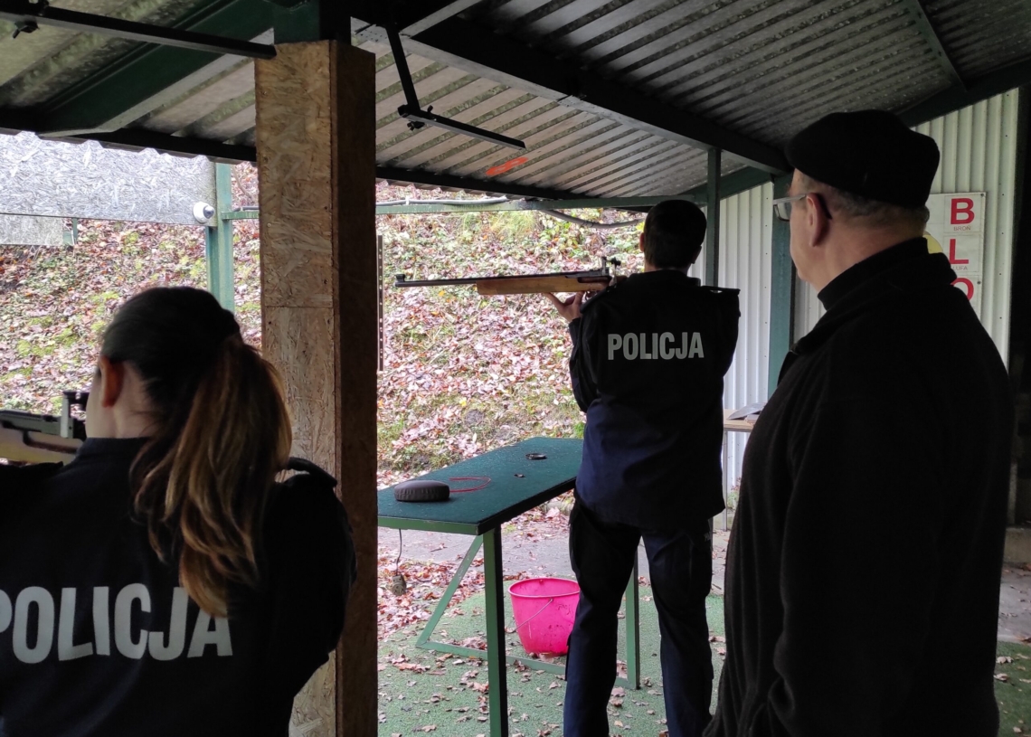 Walka o Puchar Wojewody w Turnieju Służb Mundurowych w Strzelaniu