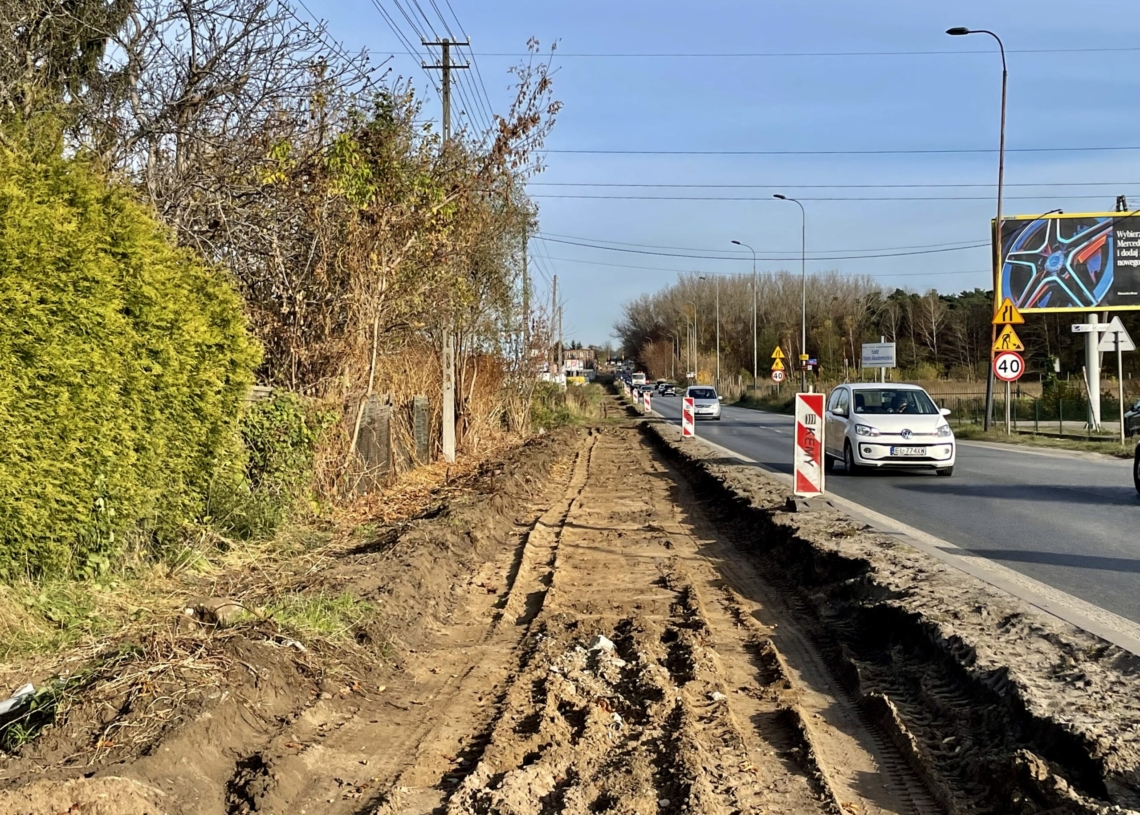 Modernizacja torowiska do Konstantynowa. Rozbiórki postępują bardzo szybko. Tramwaj ma pojechać w sierpniu 2023 r.