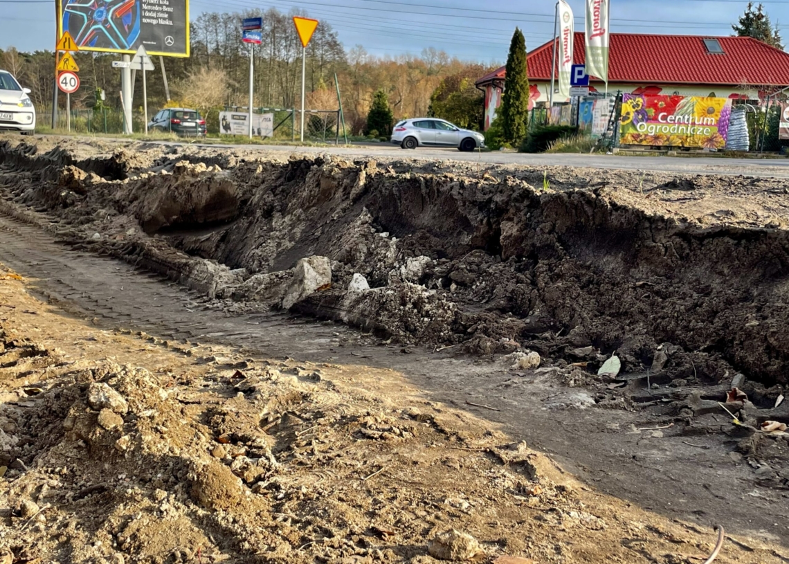Modernizacja torowiska do Konstantynowa. Rozbiórki postępują bardzo szybko. Tramwaj ma pojechać w sierpniu 2023 r.