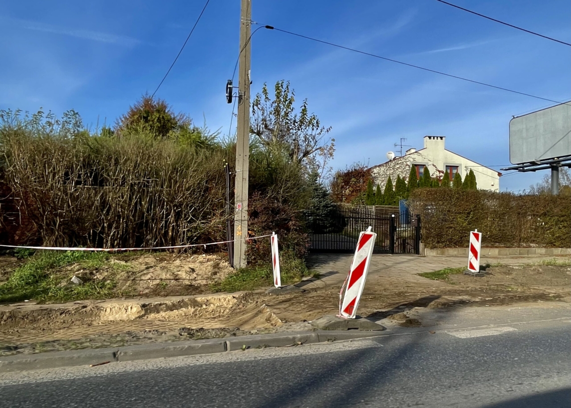 Modernizacja torowiska do Konstantynowa. Rozbiórki postępują bardzo szybko. Tramwaj ma pojechać w sierpniu 2023 r.