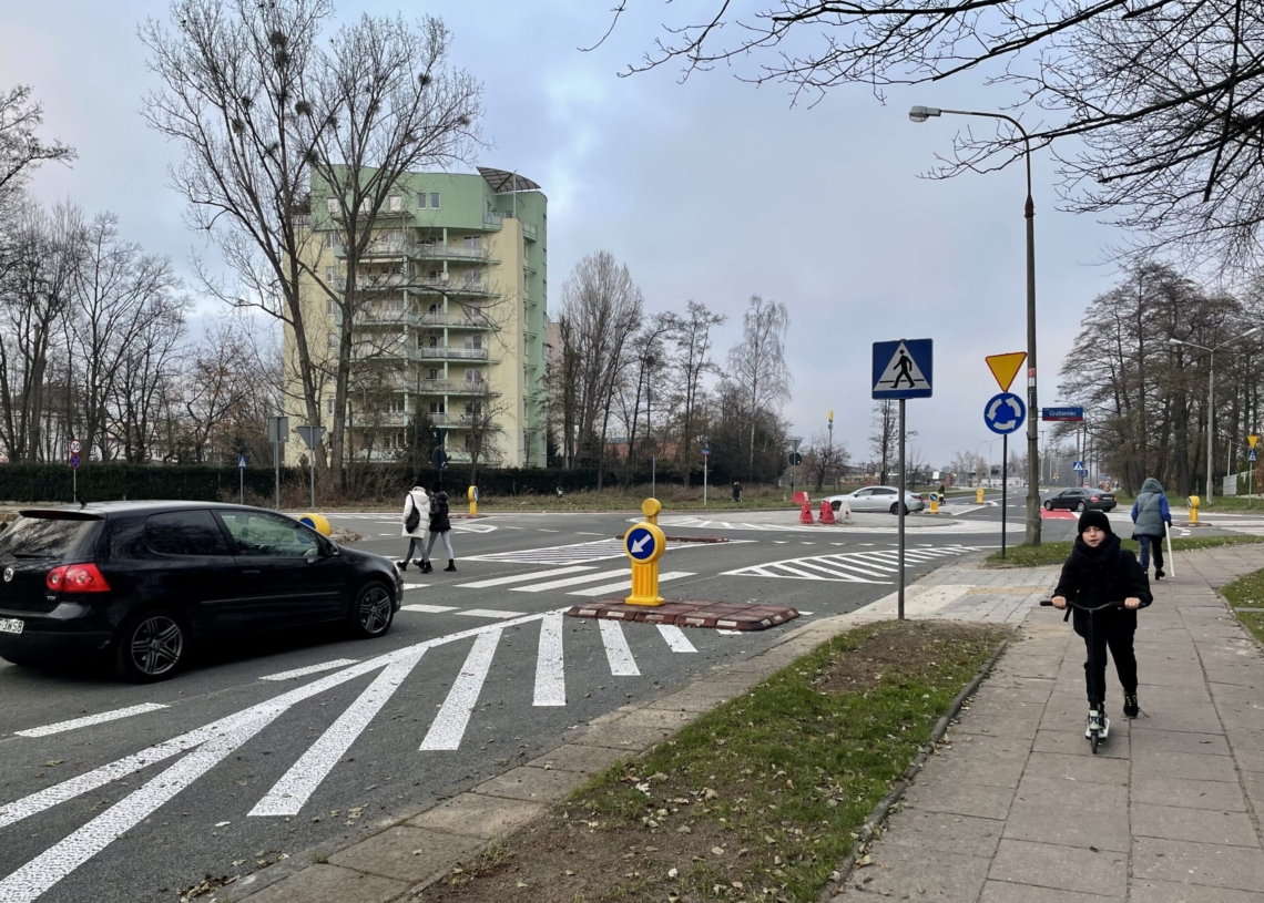 Kaczeńcowa po remoncie. Kierowcy wracają też na południowy wiadukt Dąbrowskiego