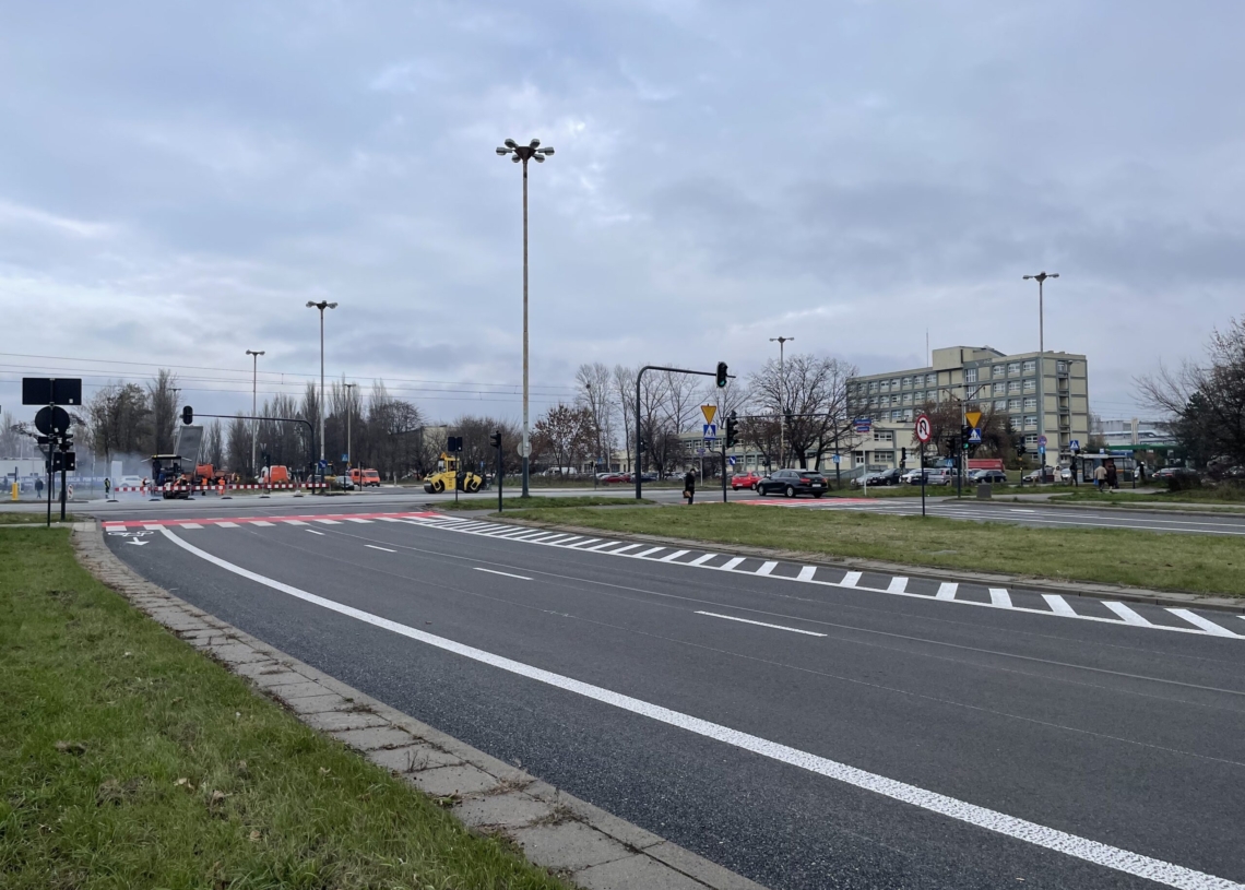 Kaczeńcowa po remoncie. Kierowcy wracają też na południowy wiadukt Dąbrowskiego