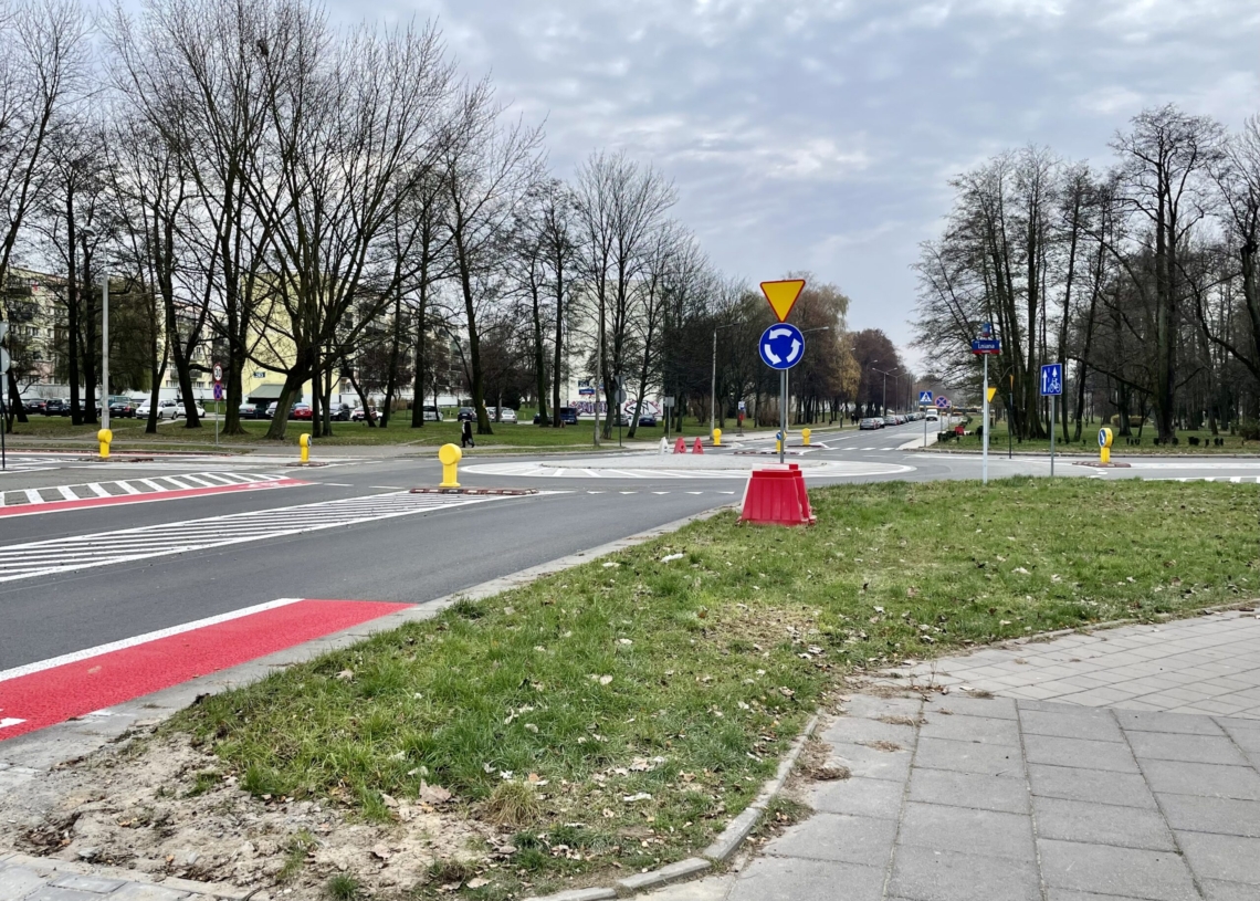 Kaczeńcowa po remoncie. Kierowcy wracają też na południowy wiadukt Dąbrowskiego