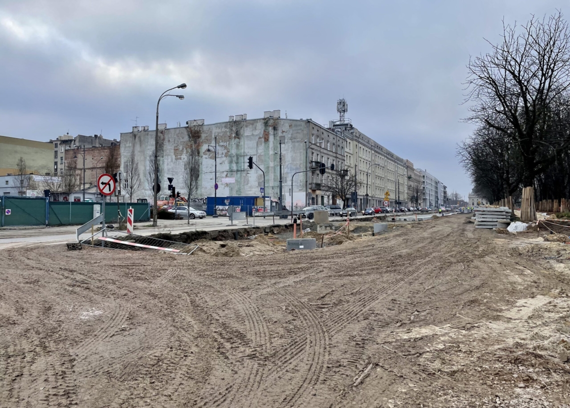 Większe utrudnienia na modernizowanej Północnej od 9 dni. Postępuje modernizacja torowiska [ZDJĘCIA + WIDEO]