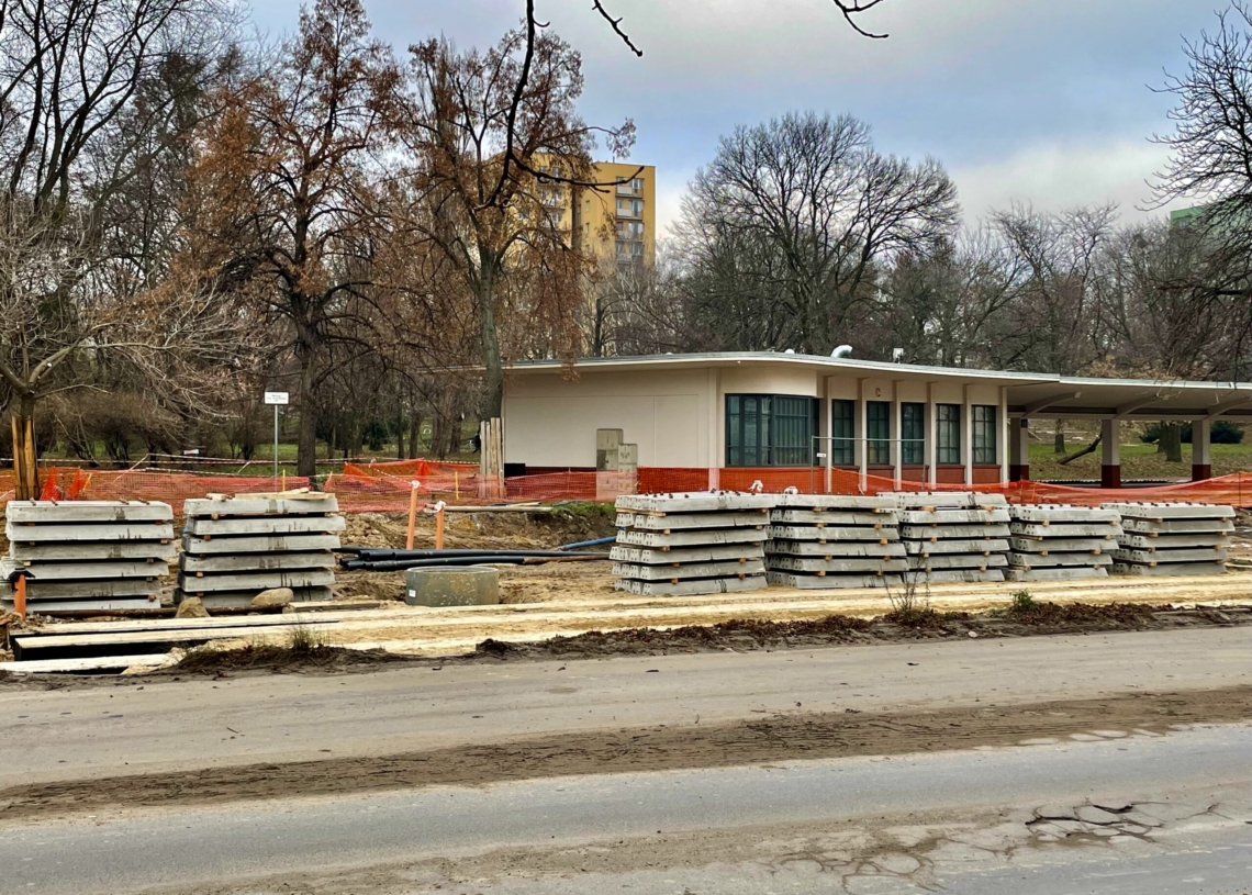 Większe utrudnienia na modernizowanej Północnej od 9 dni. Postępuje modernizacja torowiska [ZDJĘCIA + WIDEO]
