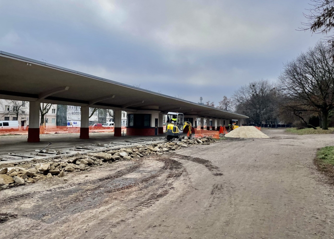 Większe utrudnienia na modernizowanej Północnej od 9 dni. Postępuje modernizacja torowiska [ZDJĘCIA + WIDEO]