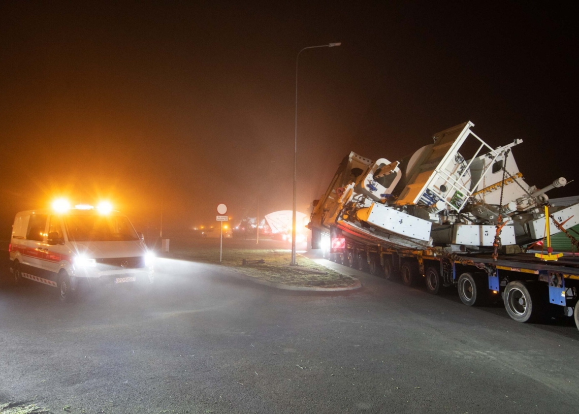 Konwój z tarczą do drążenia tunelu w Łódzkiem