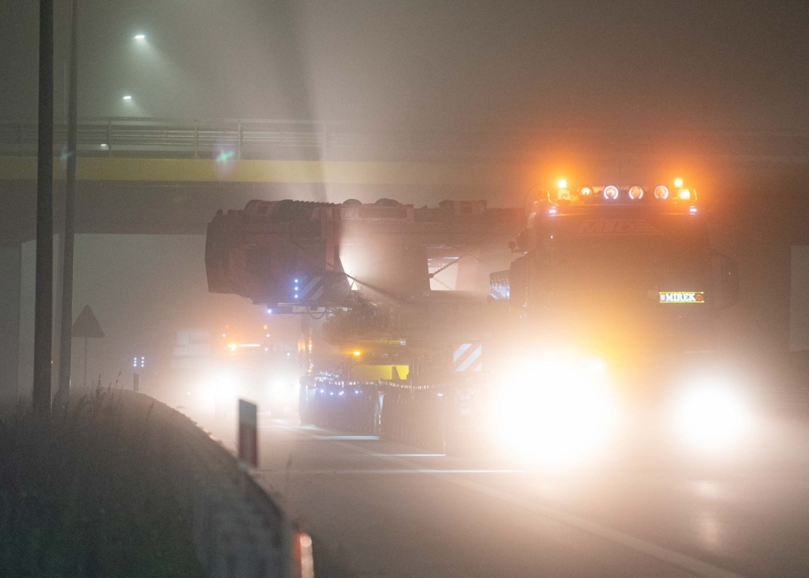 Konwój z tarczą do drążenia tunelu w Łódzkiem