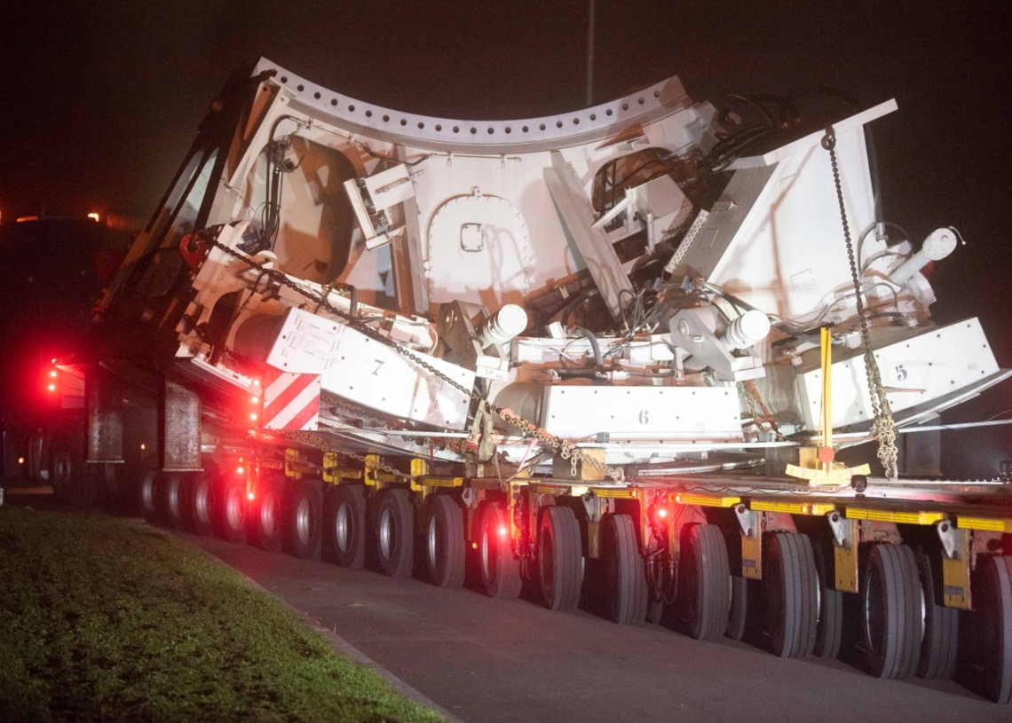 Konwój z tarczą do drążenia tunelu w Łódzkiem