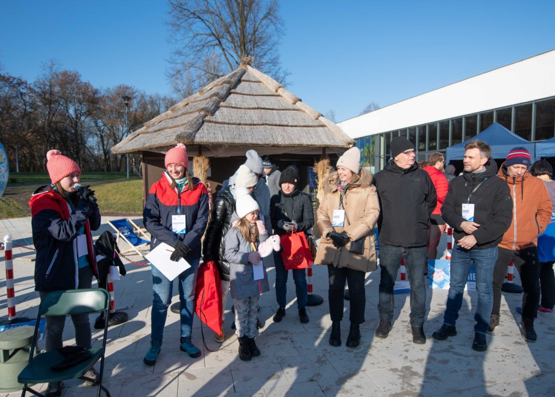 Zawody zimowego pływania