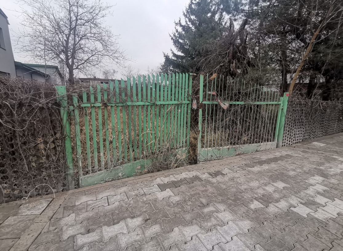 Drogowe absurdy na Morgowej w Łodzi. Zbyt wysoki chodnik to tylko jeden z wielu problemów mieszkańców 1 Drogowe absurdy na Morgowej w Łodzi