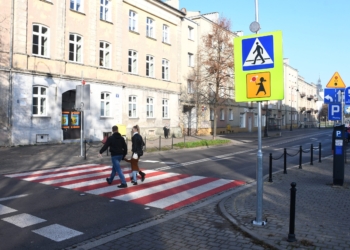 Nowe dwa aktywne przejścia dla pieszych w Piotrkowie