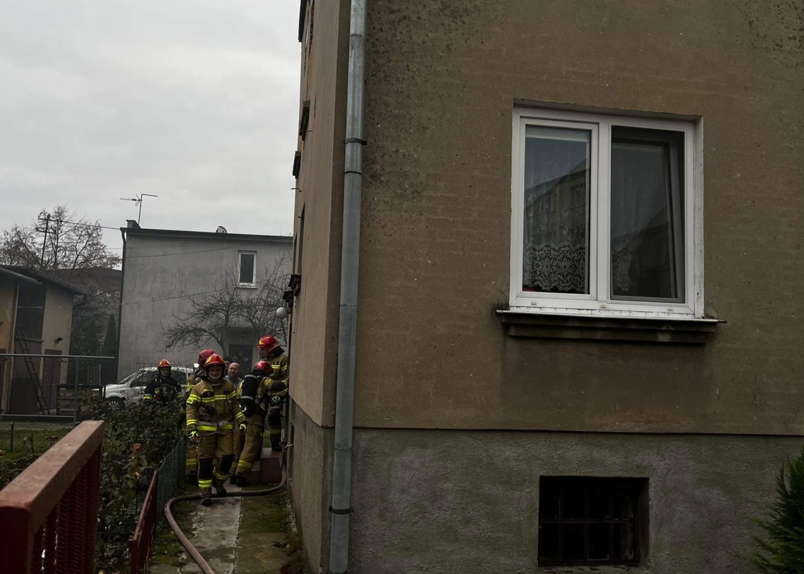 Groźny pożar w Sieradzu. Ewakuowano 3 osoby