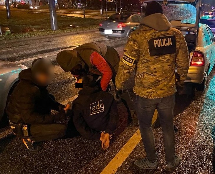 Kradli katalizatory na Widzewie. Grozi im 5 lat więzienia