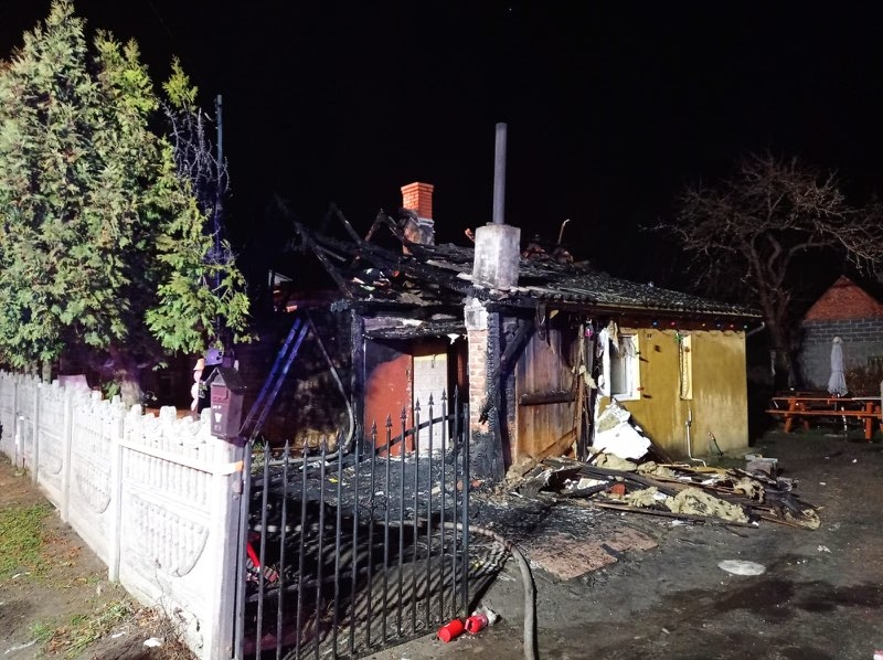 Pożar drewnianego budynku mieszkalnego w Marianowie