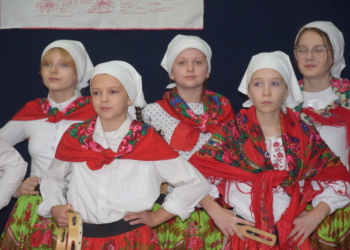 Wesele Boryny z "Chłopów" na deskach uczniowskiego teatru szkolnego w Sieradzu