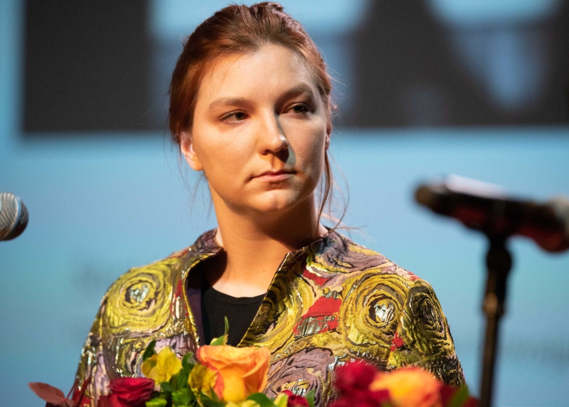 Statuetkę Białej Kobry otrzymał Andriej Kuciła za film "Gdy kwiaty nie milczą". Poznaliśmy laureatów 32. Festiwalu Mediów Człowiek w Zagrożeniu