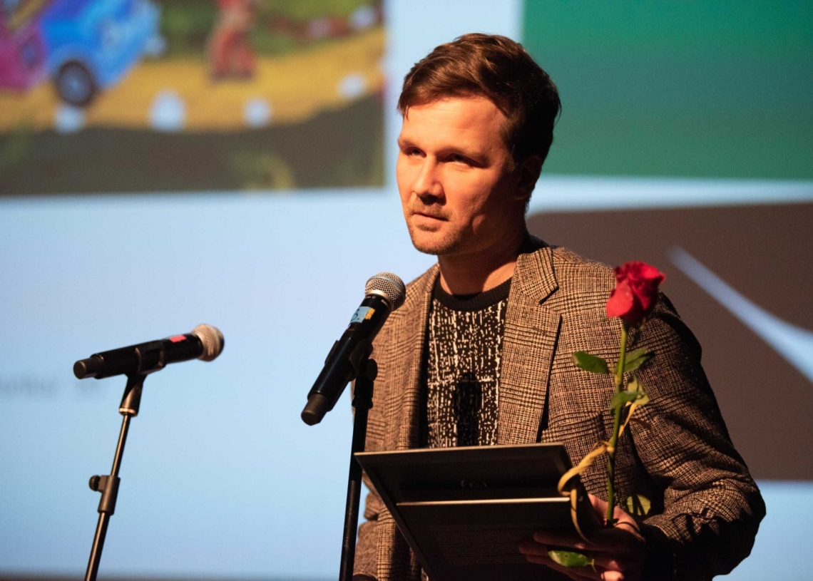 Statuetkę Białej Kobry otrzymał Andriej Kuciła za film "Gdy kwiaty nie milczą". Poznaliśmy laureatów 32. Festiwalu Mediów Człowiek w Zagrożeniu