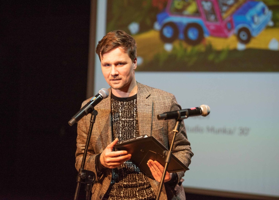 Statuetkę Białej Kobry otrzymał Andriej Kuciła za film "Gdy kwiaty nie milczą". Poznaliśmy laureatów 32. Festiwalu Mediów Człowiek w Zagrożeniu