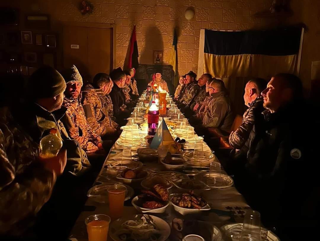 Wojna na Ukrainie. 305. dzień rosyjskiej inwazji. Święta Bożego Narodzenia ukraińscy żołnierze obchodzą na froncie 1 Wojna na Ukrainie. 305. dzień rosyjskiej inwazji