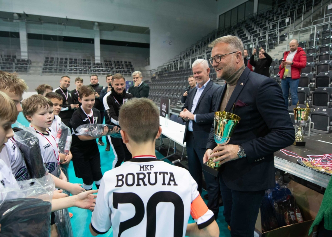 Sukces młodych piłkarzy ŁKS Łódź. Halowy turniej piłkarski o Puchar Prezydent Łodzi