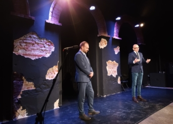 "SZANUJENIEHEJTUJE