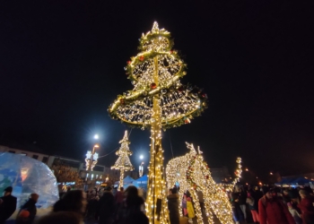 Świąteczne iluminacje w Tomaszowie uruchomione