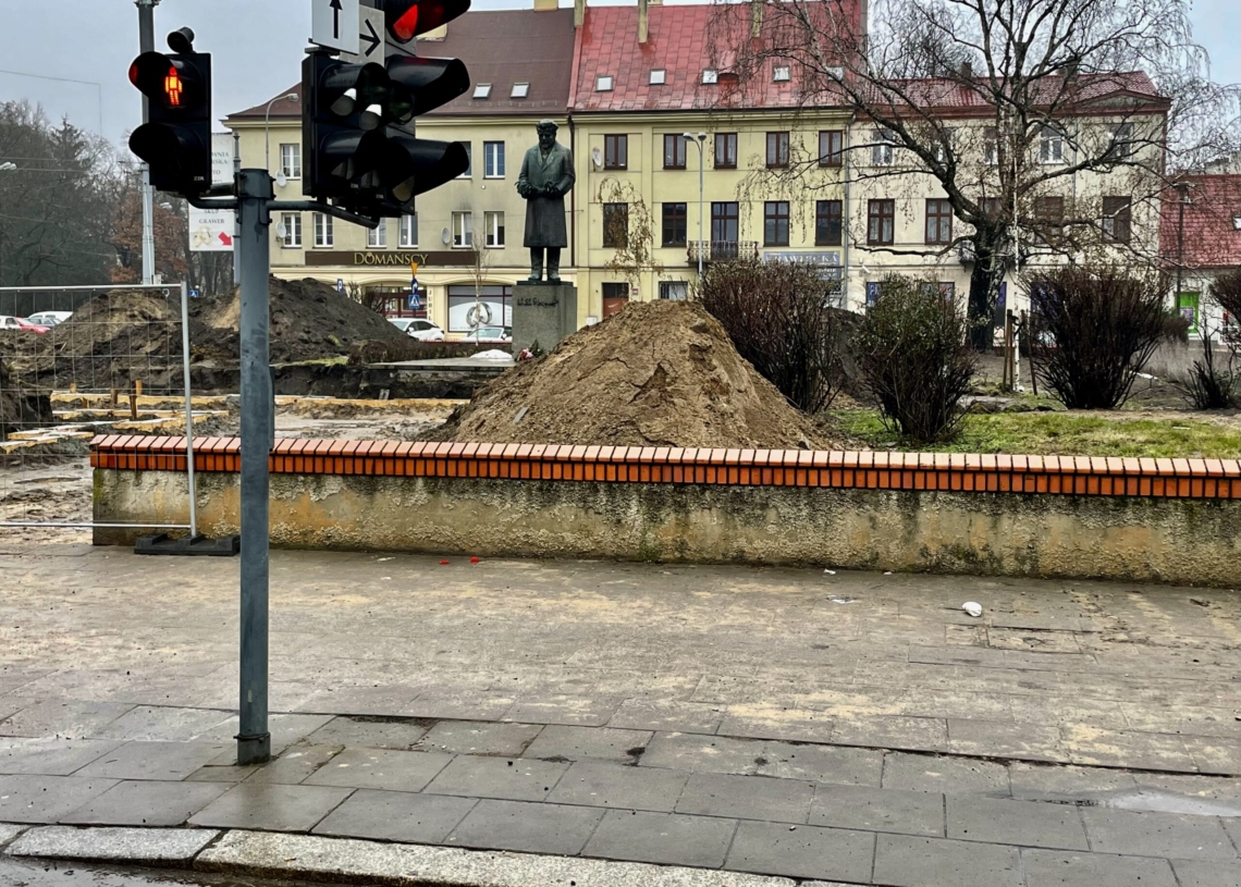 Plac Reymonta zazieleni się przez najbliższe 4 dni?