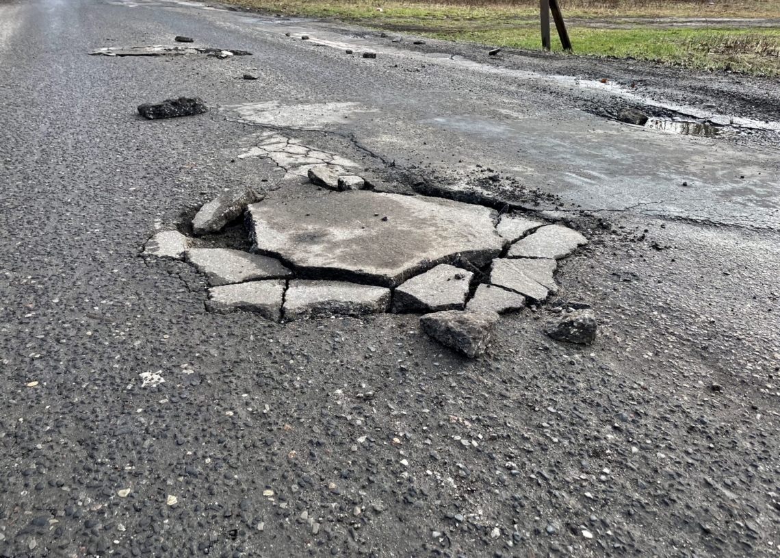 Dziurawych ulic w Łodzi nie brakuje. ZDiT zlecił łatanie ubytków w 40 lokalizacjach
