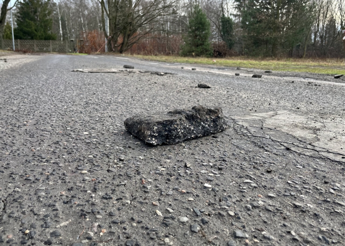 Dziurawych ulic w Łodzi nie brakuje. ZDiT zlecił łatanie ubytków w 40 lokalizacjach