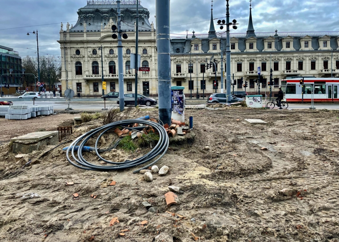 Modernizacja Północnej. Postępuje budowa torowiska. Prace mają się zakończyć w 3 kwartale 2023 r. [ZDJĘCIA + WIDEO]