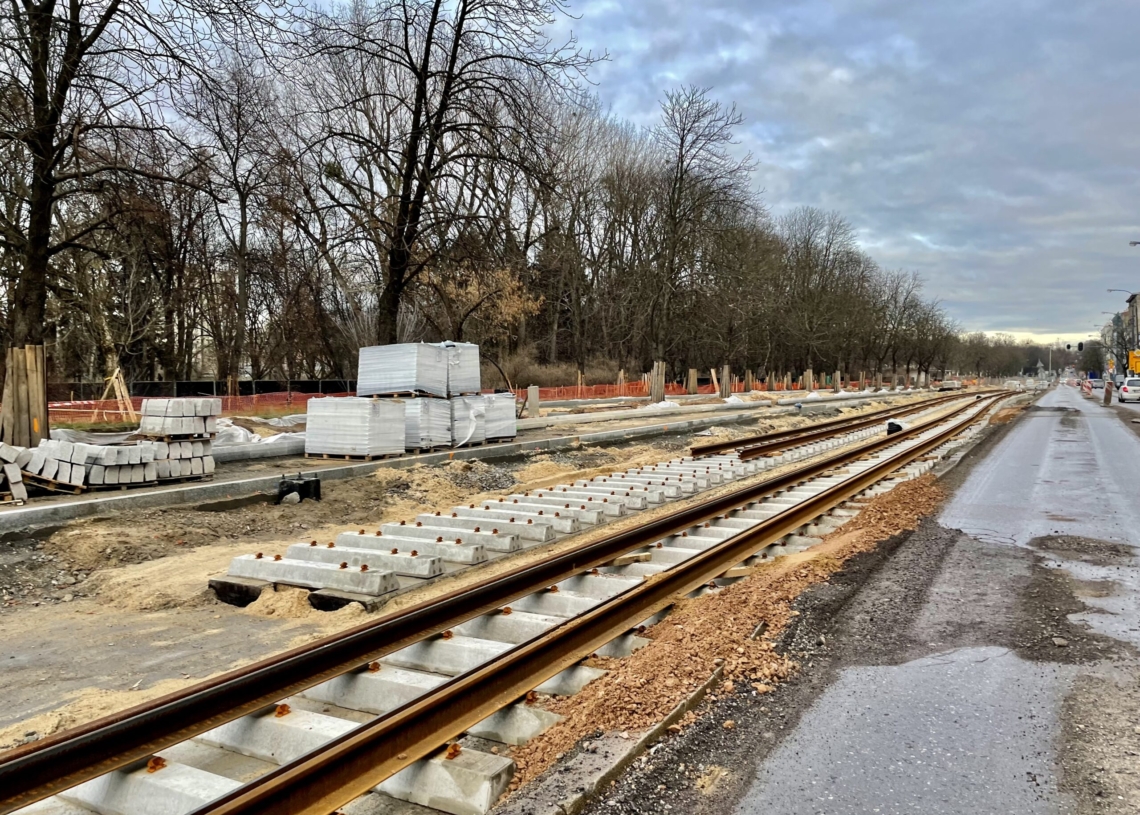 Modernizacja Północnej. Postępuje budowa torowiska. Prace mają się zakończyć w 3 kwartale 2023 r. [ZDJĘCIA + WIDEO]